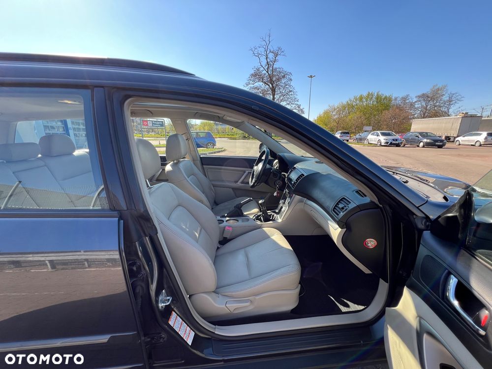 Subaru Outback 2.0D RC 000 - 17