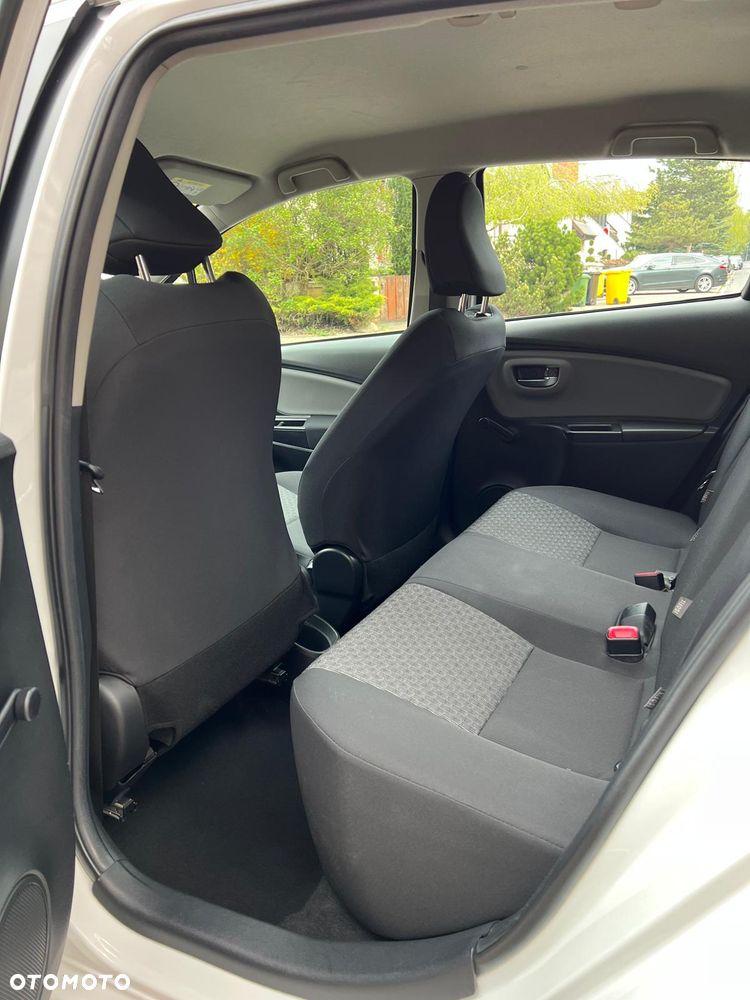 Toyota Yaris 1.33 Premium EU6 - 17
