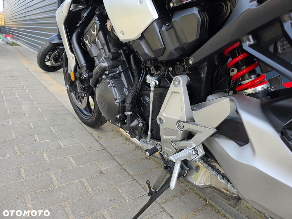 Honda CB - 10