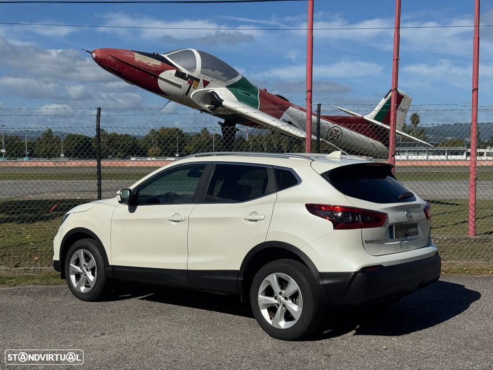 Nissan Qashqai 1.5 dCi N-Connecta J18+Led - 4