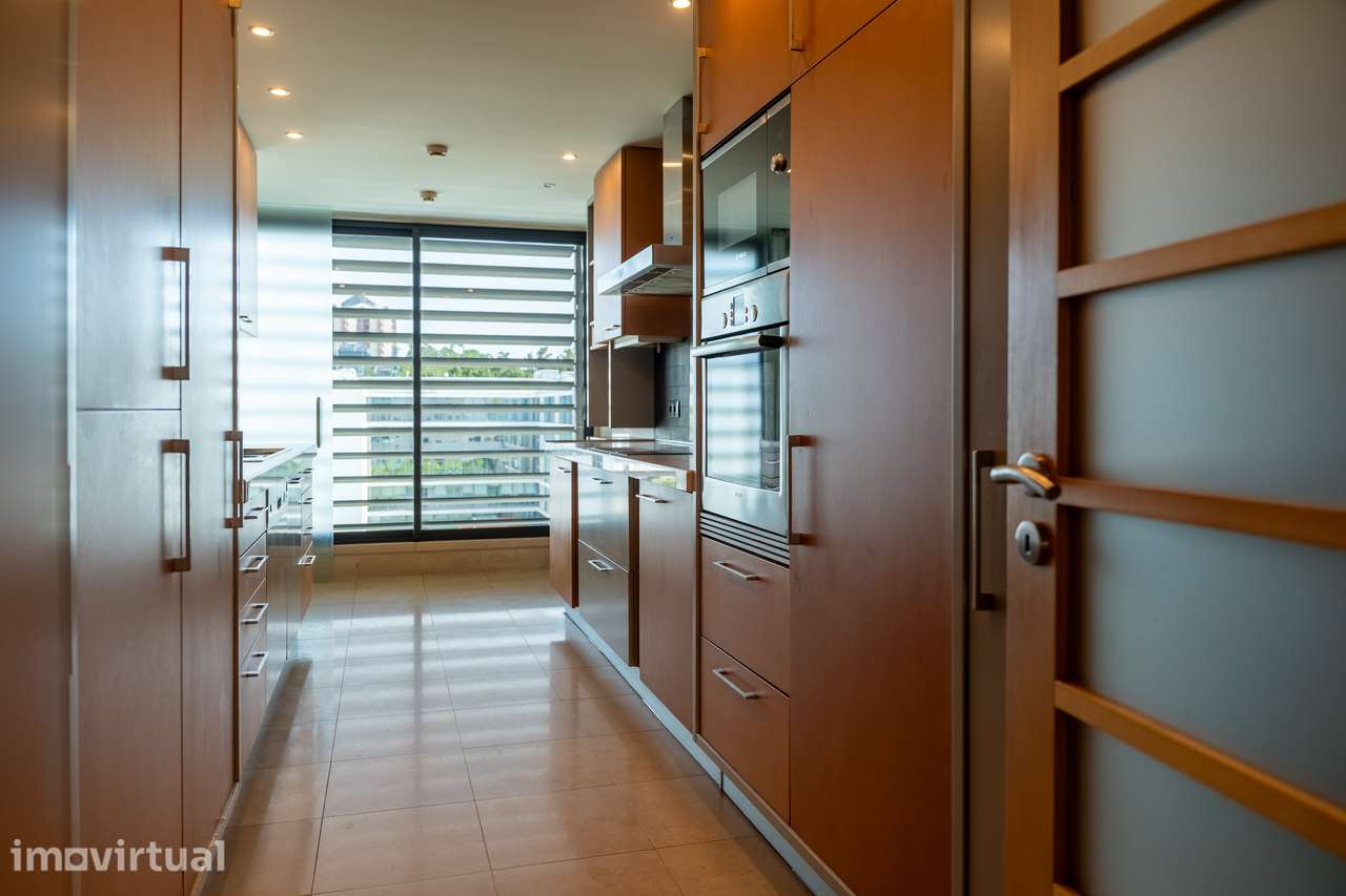 T3 para Arrendamento | Alto dos Moinhos | 2 Lugares de Garagem - Grande imagem: 5/29