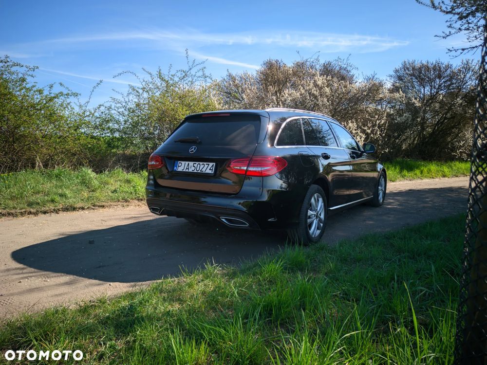 Mercedes-Benz Klasa C 220 d 4Matic 9G-TRONIC AMG Line - 22