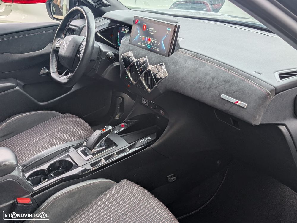 DS DS3 Crossback E-TENSE PERFORMANCE LINE + - 11