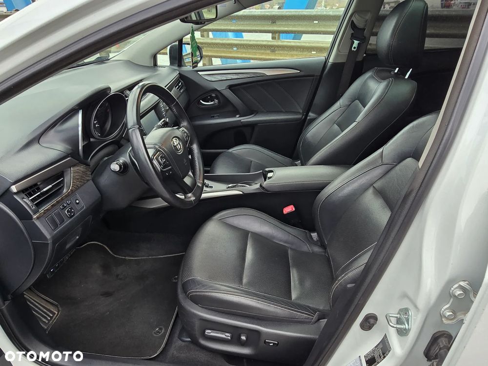 Toyota Avensis - 10