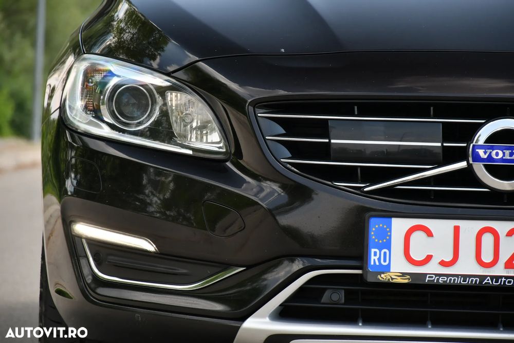 Volvo V60 D6 Plug-In-Hybrid AWD Geartronic Summum - 11