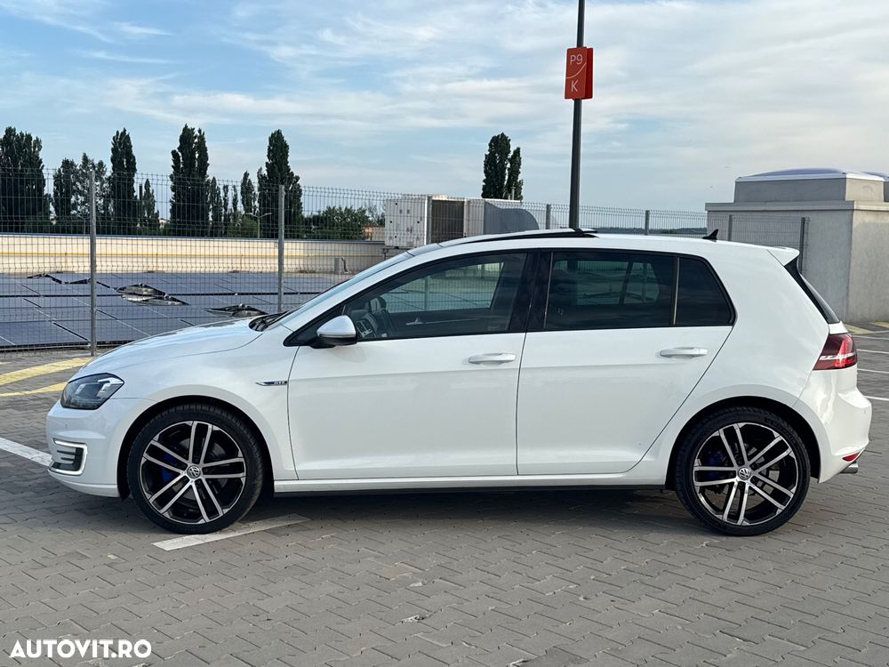 Volkswagen Golf - 8