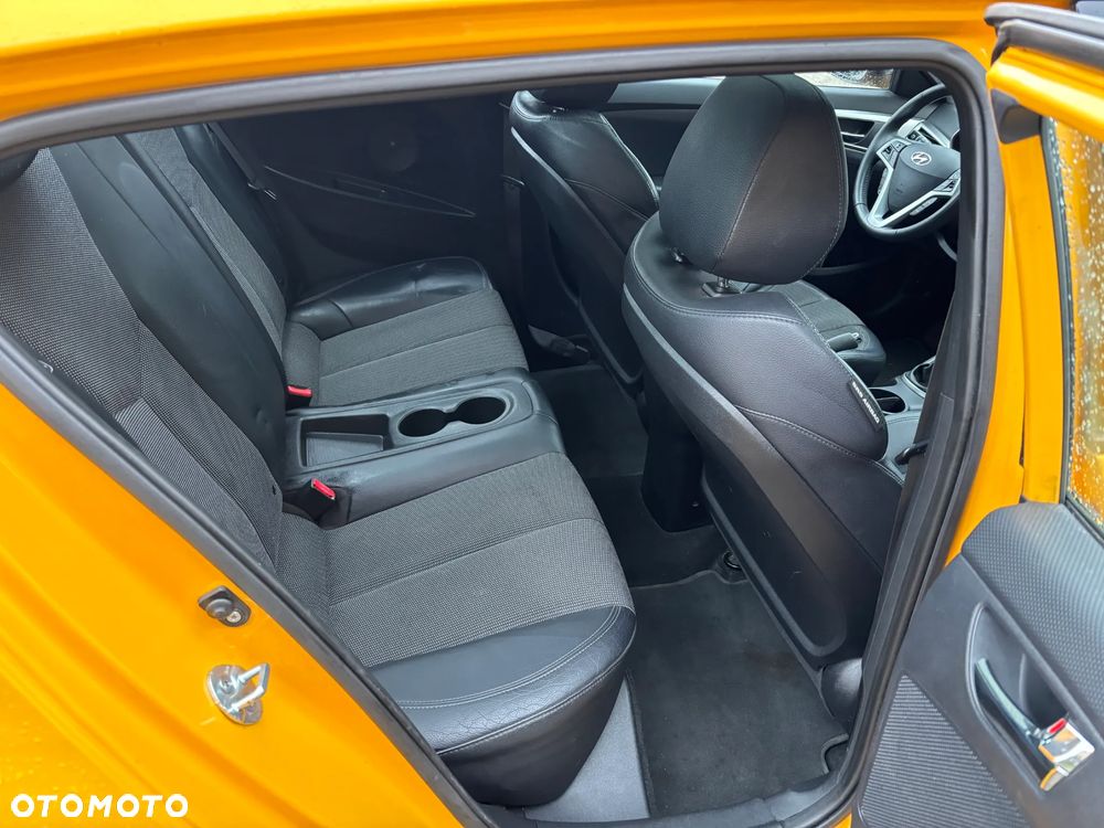 Hyundai Veloster 1.6 Premium - 25