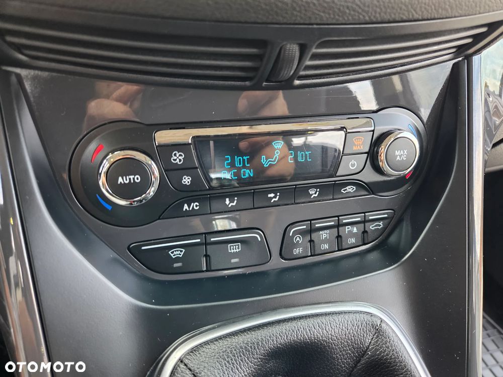 Ford Kuga 2.0 TDCi 2x4 Titanium - 19