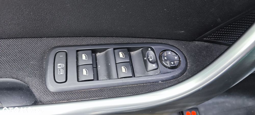 Peugeot 308 2.0 HDi Allure - 28