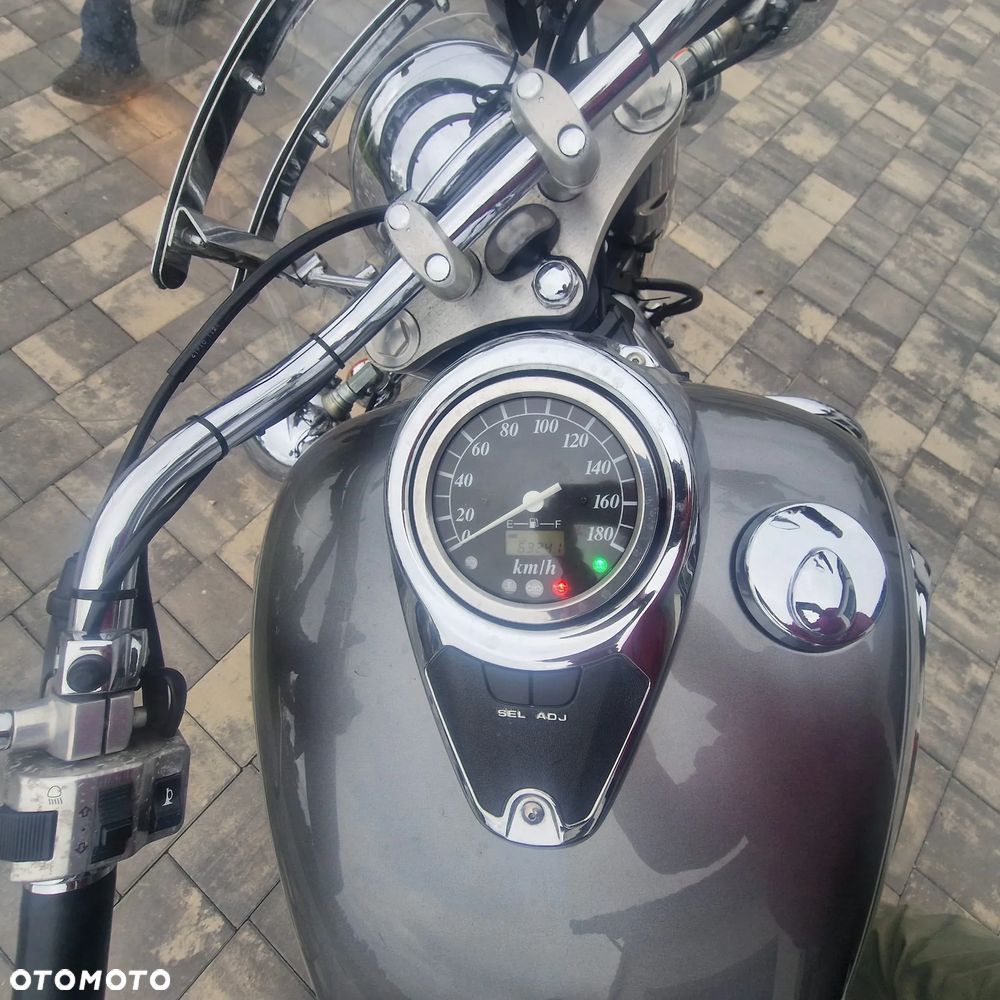 Suzuki Intruder - 5
