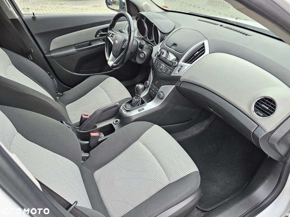 Chevrolet Cruze - 19