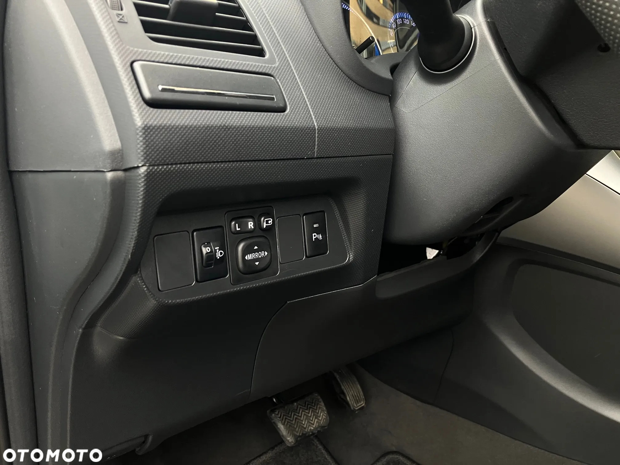 Toyota Auris 1.8 HSD Luna - 25