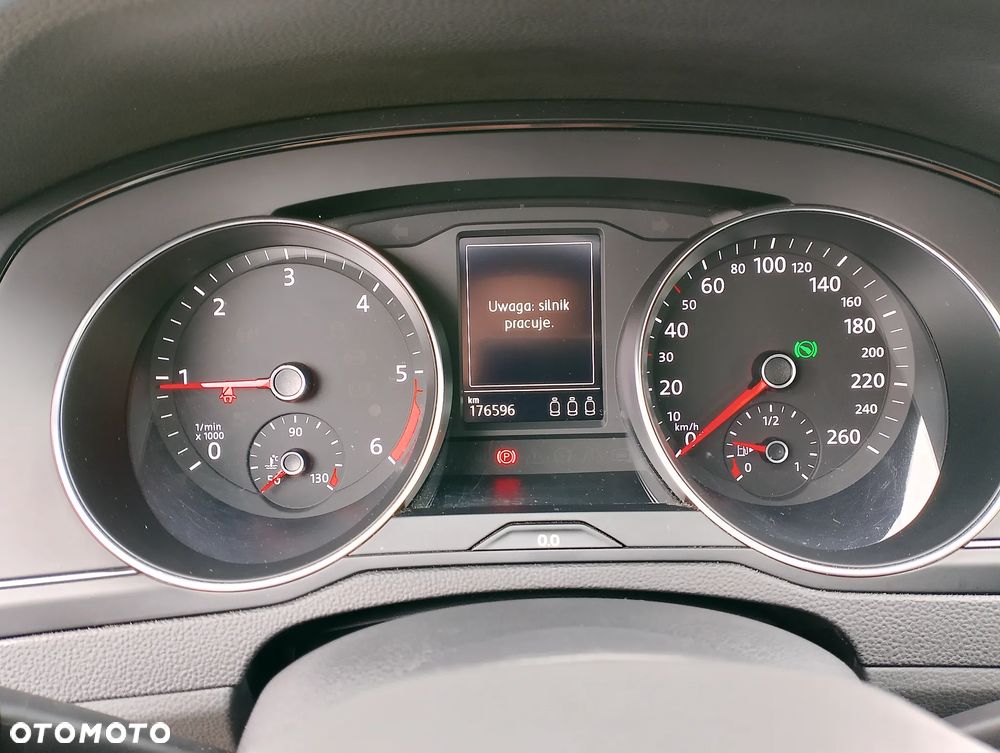 Volkswagen Passat 2.0 TDI (BlueMotion Technology) DSG Comfortline - 8