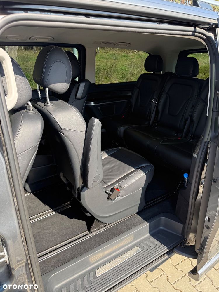 Mercedes-Benz Klasa V 300 d Extralang 9G-TRONIC - 19