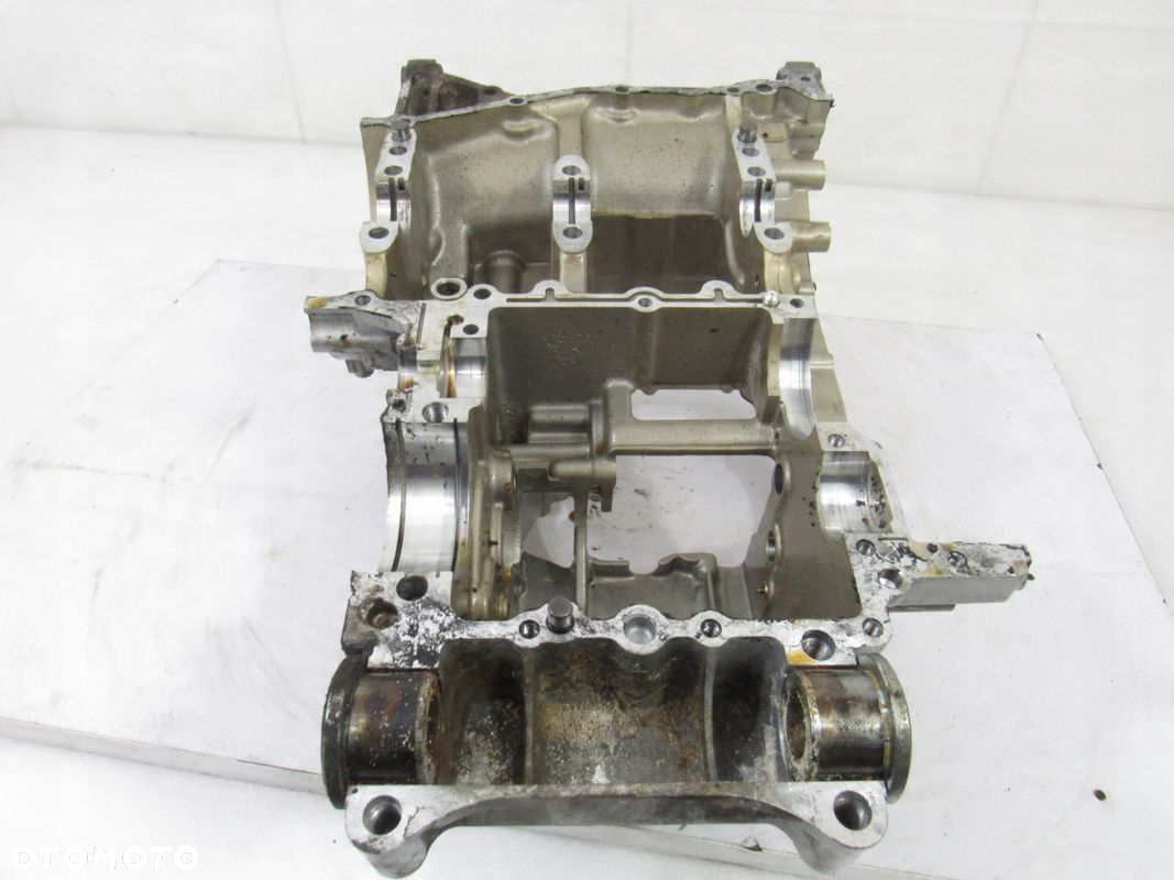 Blok / kartery / cylindry + tłoki Honda VFR 800 X, 12r ABS Crossrunner SC60 - 8