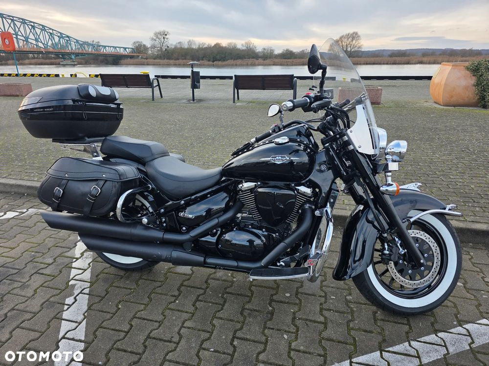 Suzuki Intruder - 3