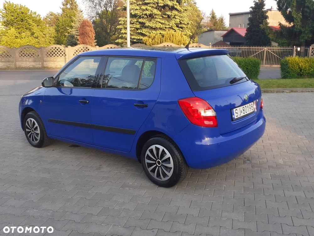 Skoda Fabia 1.2 HTP Ambiente - 10