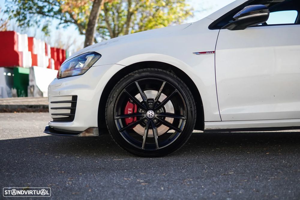 VW Golf GTI Performance BlueMotion - 30