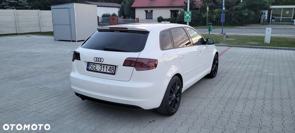 Audi A3 Sportback 1.6 TDI DPF Ambiente S tronic - 5