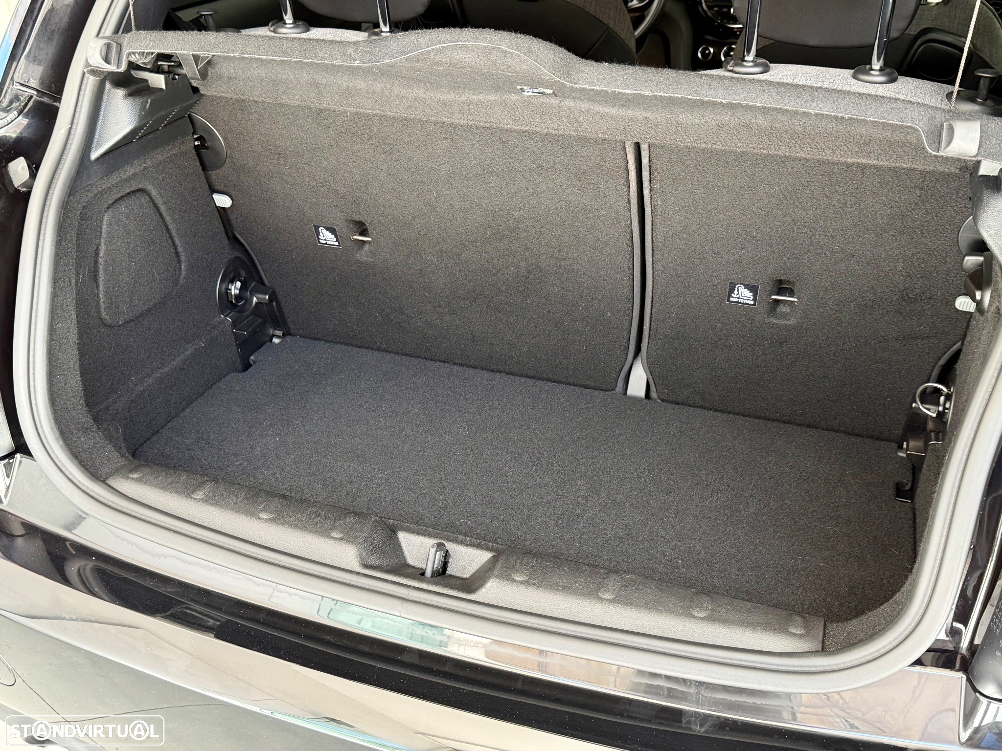MINI 3 Portas Cooper D - 17