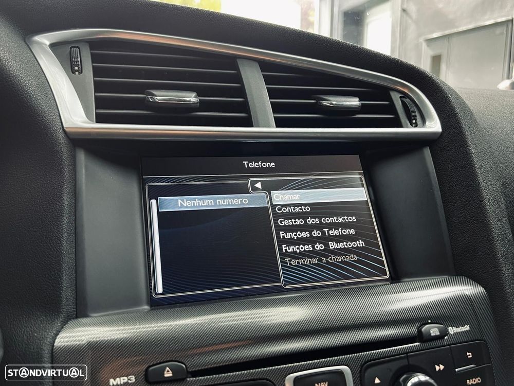 Citroën C4 e-HDi 115 ETG6 Exclusive - 28