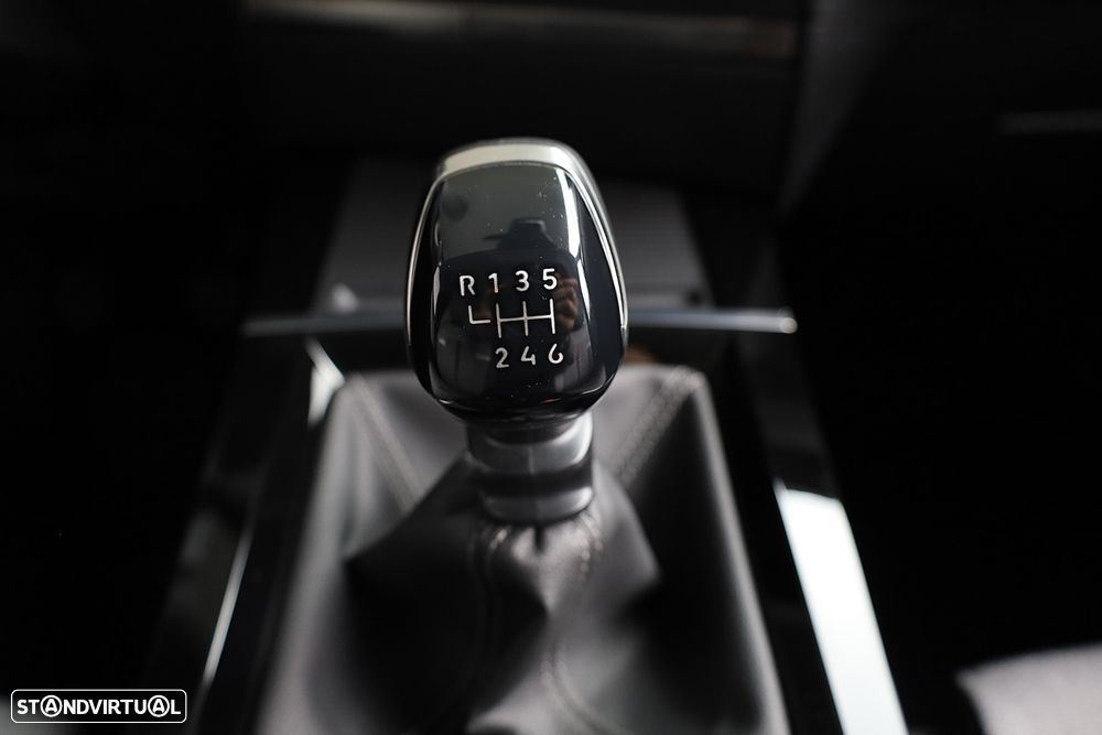 Opel Astra 1.2 T Elegance - 20