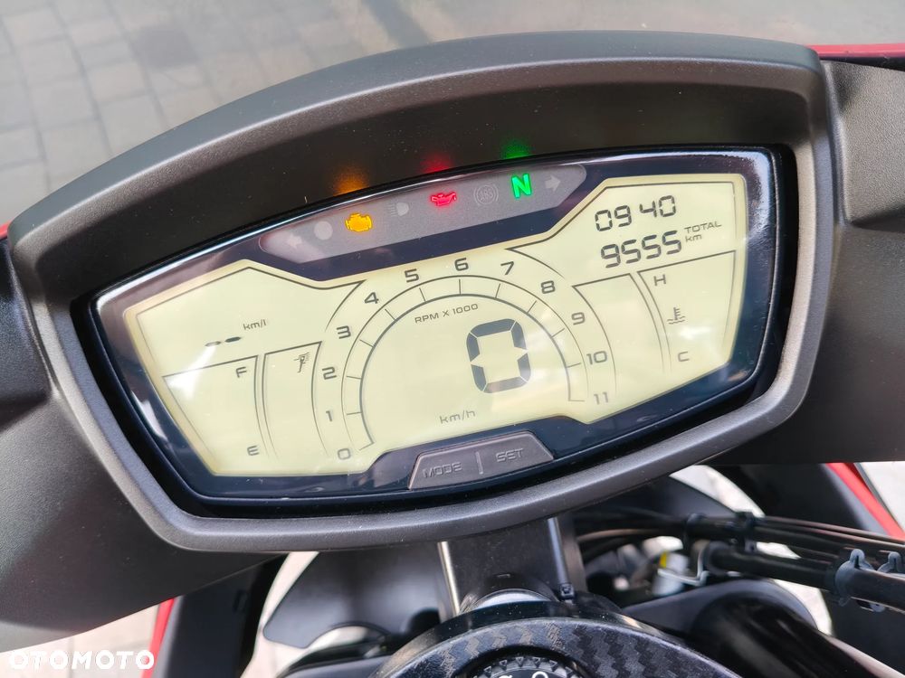 Aprilia Tuono - 11