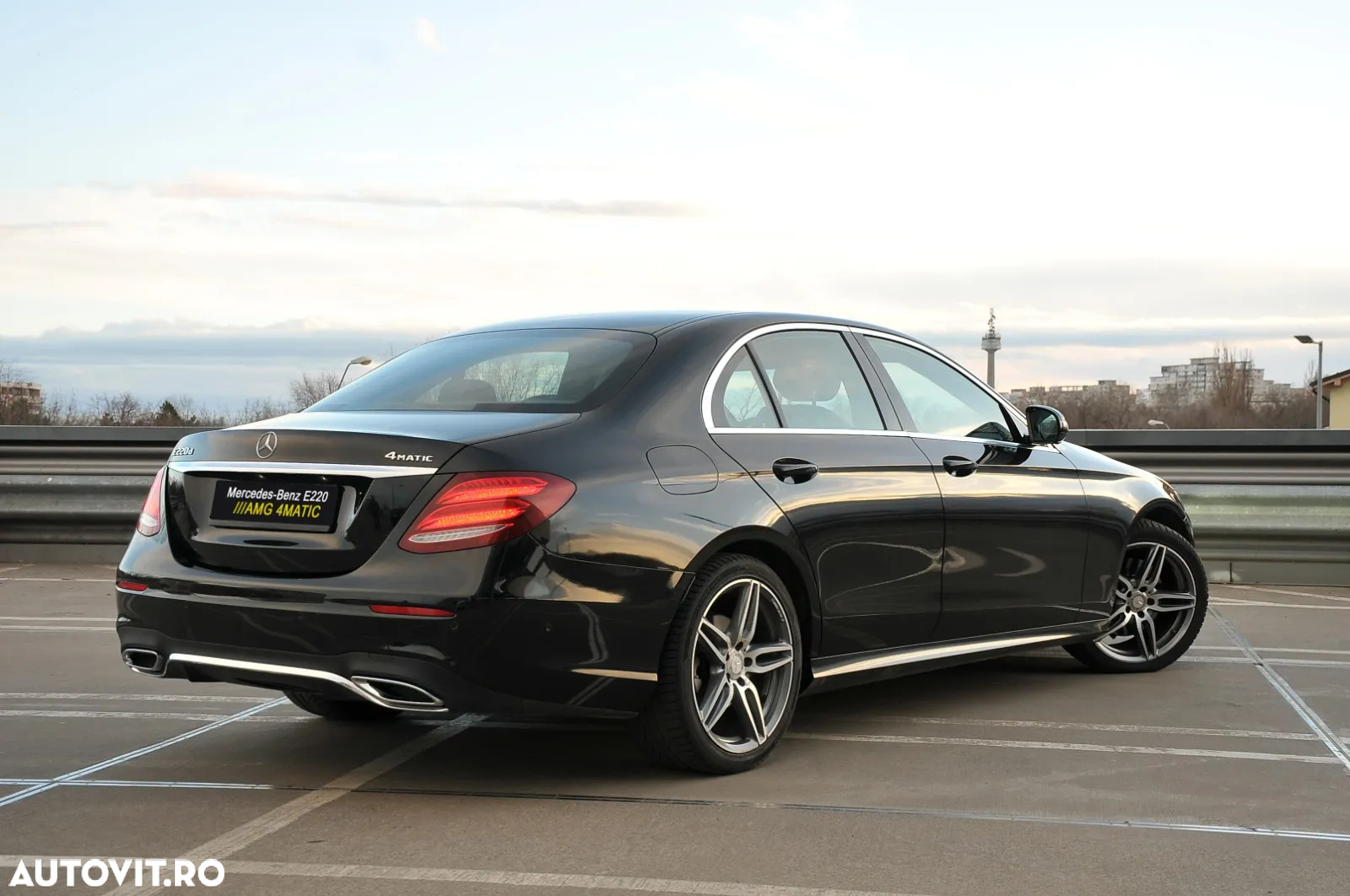 Mercedes-Benz E 220 d 4Matic 9G-TRONIC AMG Line - 3