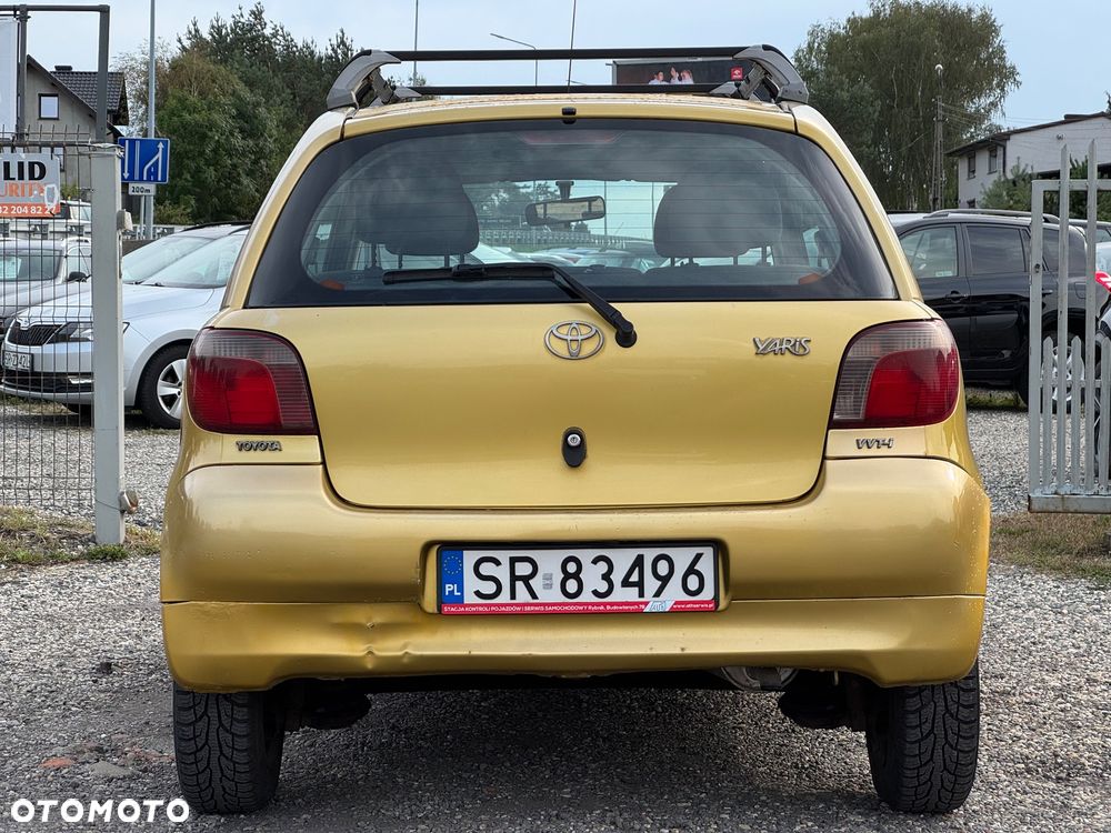 Toyota Yaris 1.0 Luna - 9