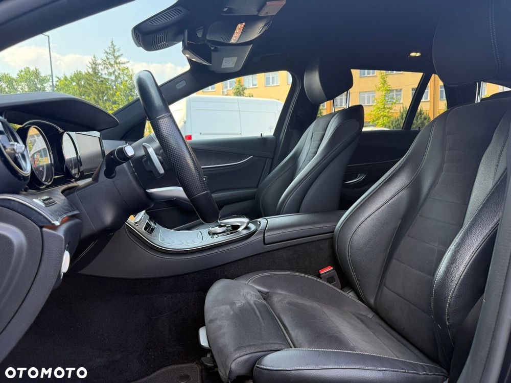 Mercedes-Benz Klasa E 300 de AMG - 16