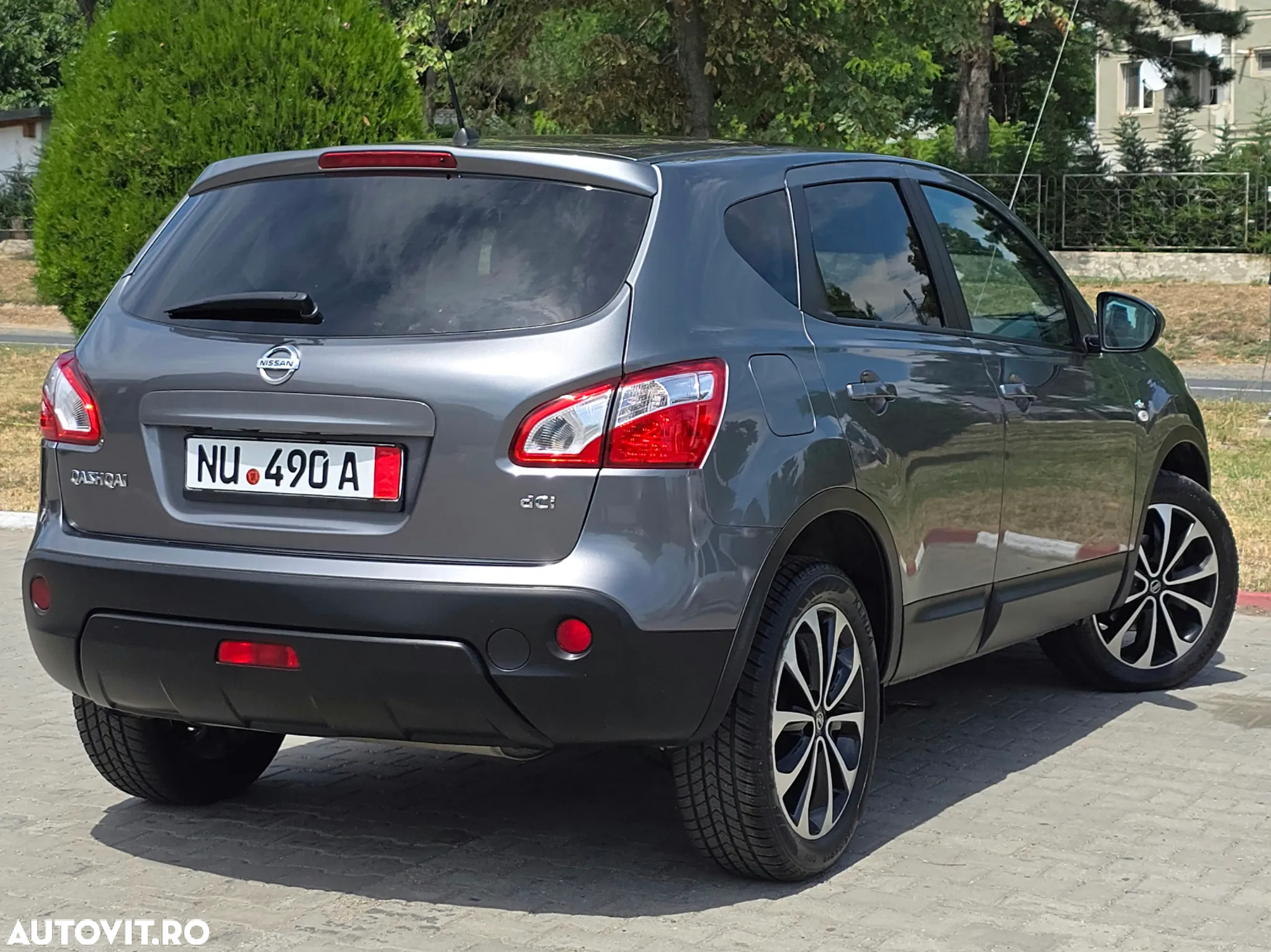 Nissan Qashqai 2.0 dCi DPF 4x4 Aut tekna - 3