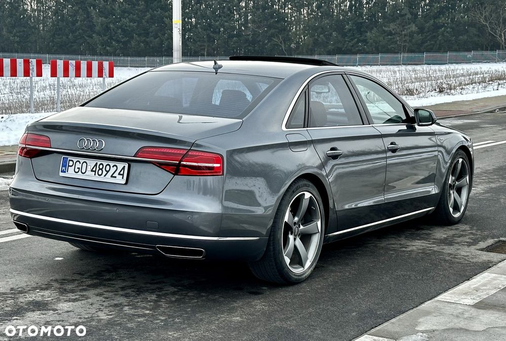 Audi A8 4.2 TDI DPF (clean diesel) quattro tiptronic - 11