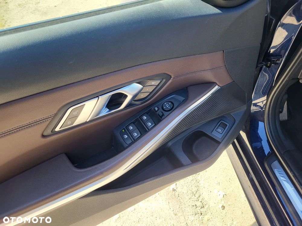 BMW Seria 3 M340d xDrive - 24