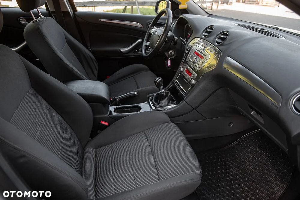 Ford Mondeo 1.8 TDCi Ghia - 25