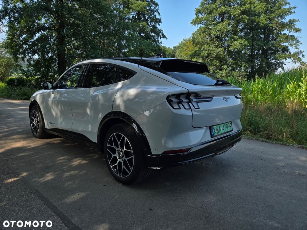 Ford Mustang Mach-E AWD PREMIUM - 27
