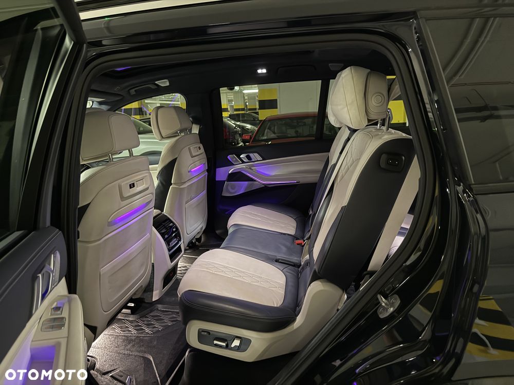 BMW X7 M50i sport - 9