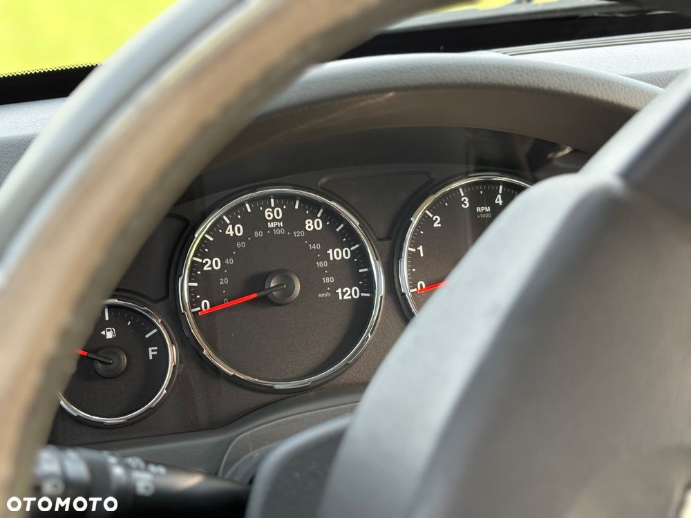 Jeep Liberty 3.7 4x4 - 11