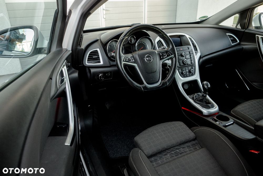 Opel Astra 1.6 Turbo Sport - 11