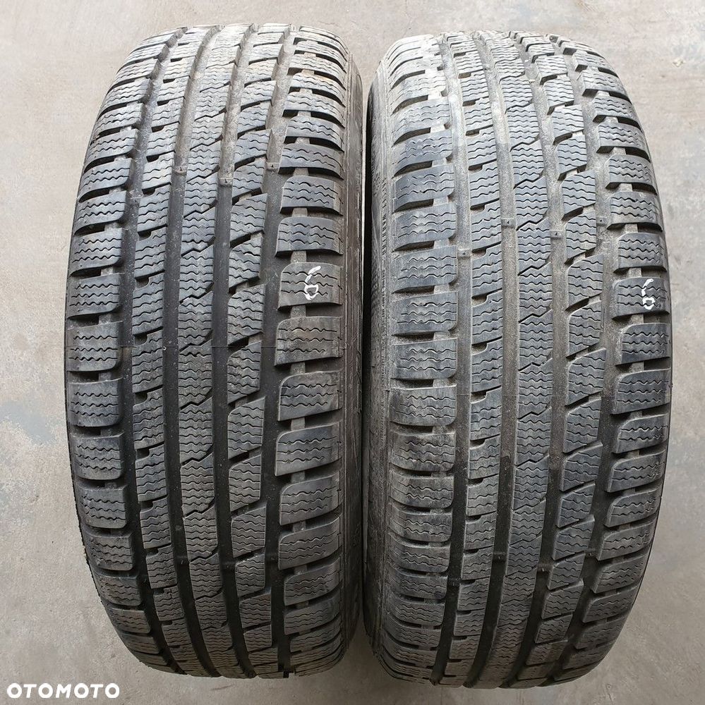 OPONY KUMHO I'ZEN KW27 205/60/R16 PARA - 1