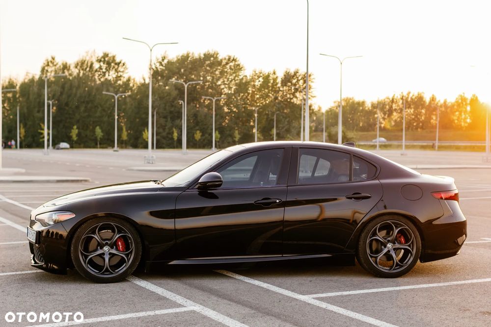Alfa Romeo Giulia 2.0 Turbo 16V AT8 Veloce - 4