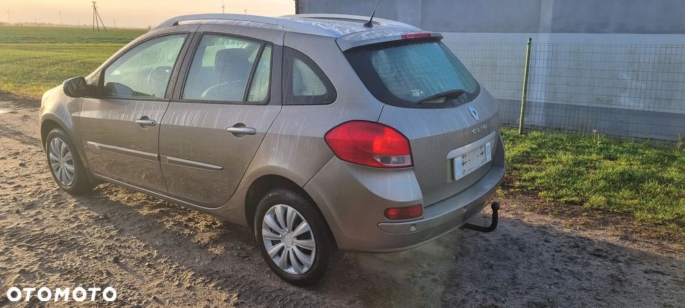 Renault Clio - 6