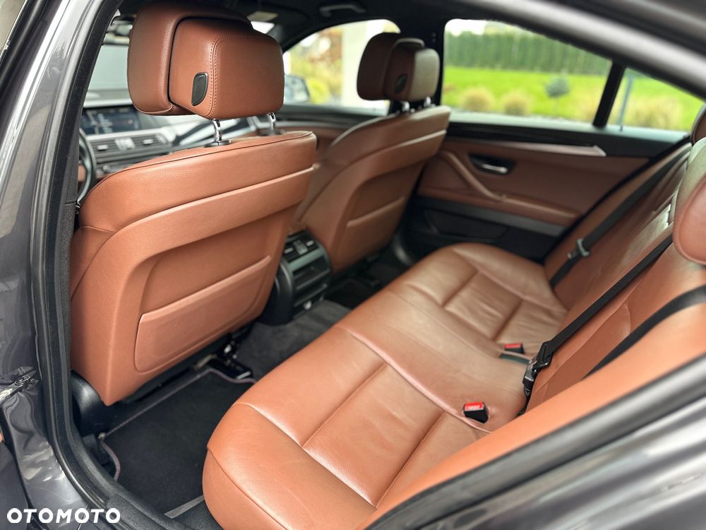 BMW Seria 5 520d - 14