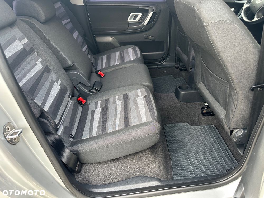 Skoda Roomster 1.4 16V Comfort - 9