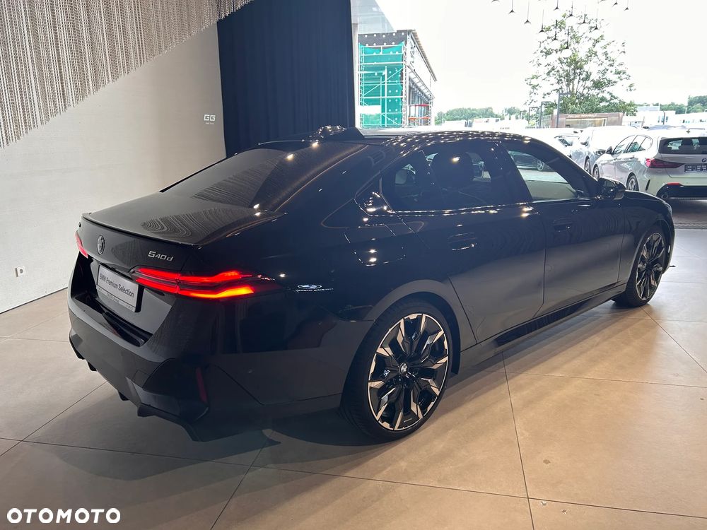 BMW Seria 5 540d xDrive mHEV - 9