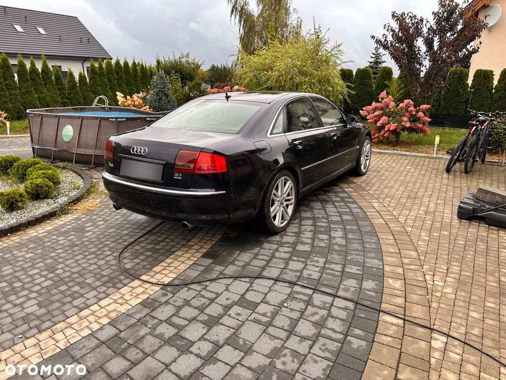 Audi A8 - 7