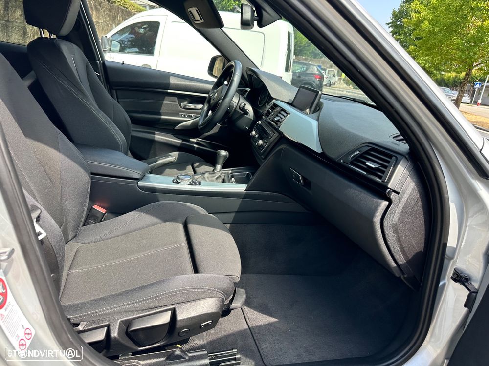 BMW 318 d Line Sport - 41