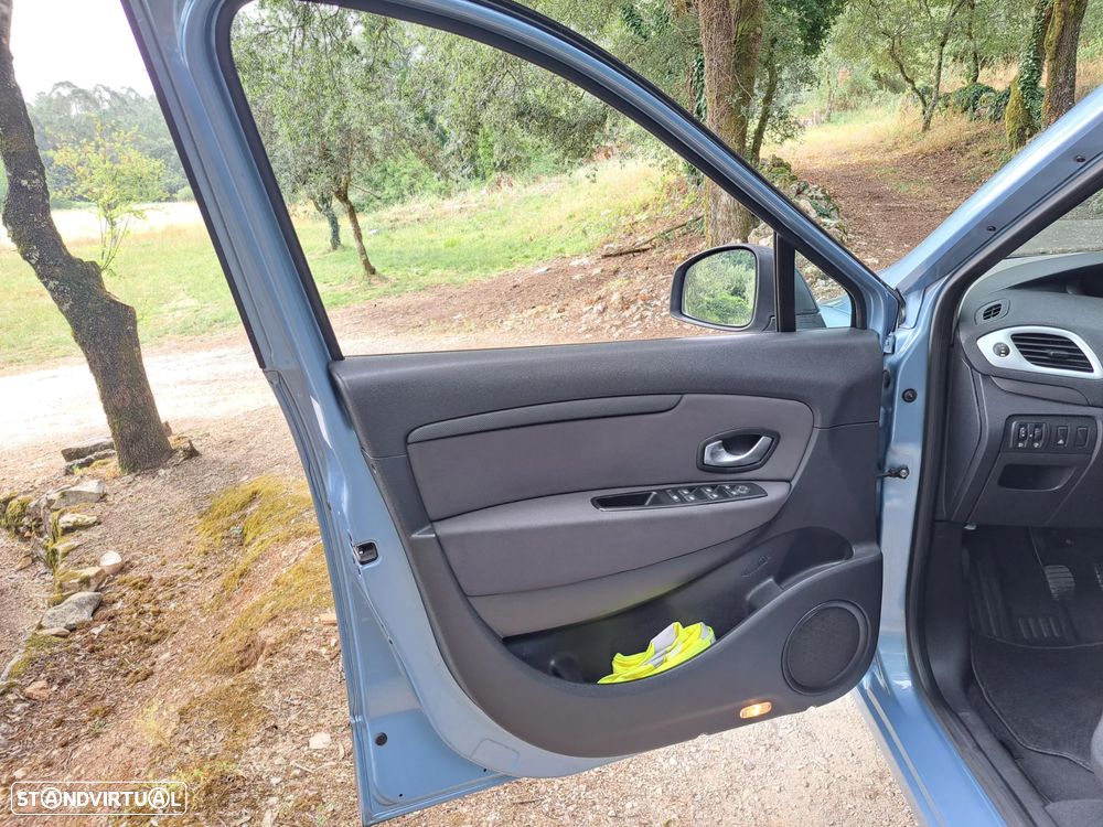 Renault Scénic 1.5 dCi Authentique - 8