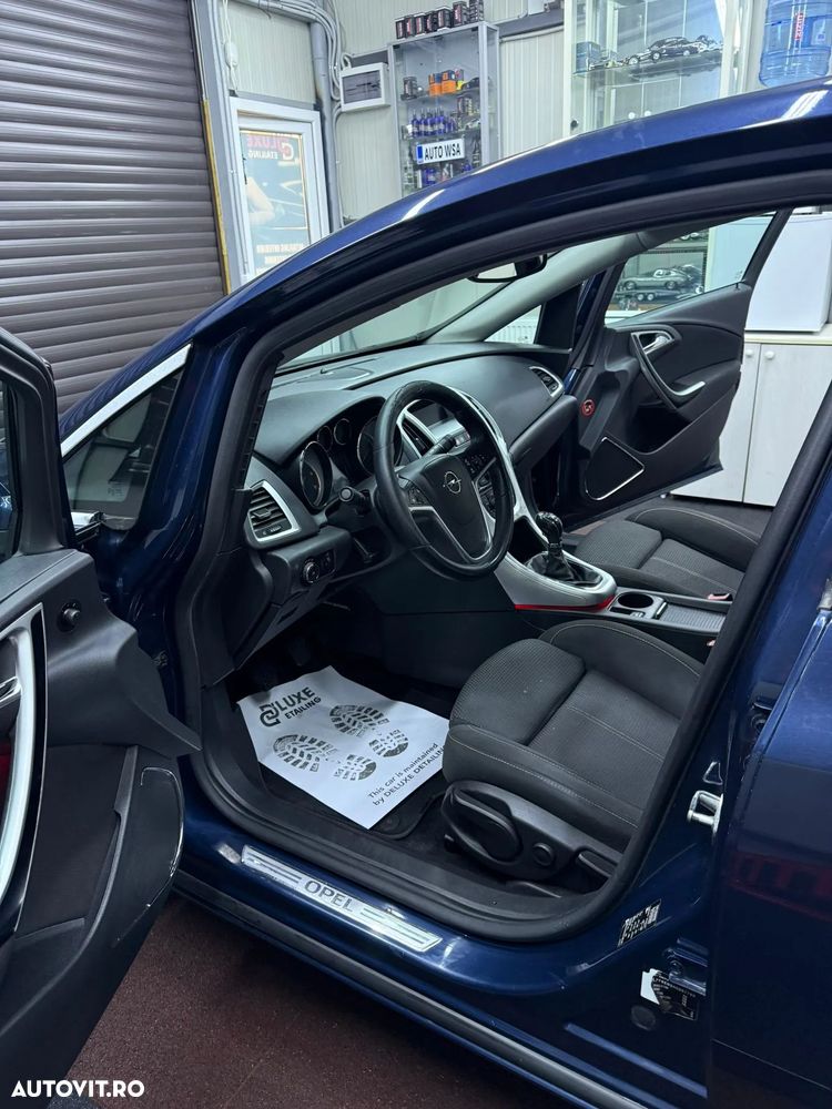 Opel Astra Sports Tourer 2.0 CDTI - 9