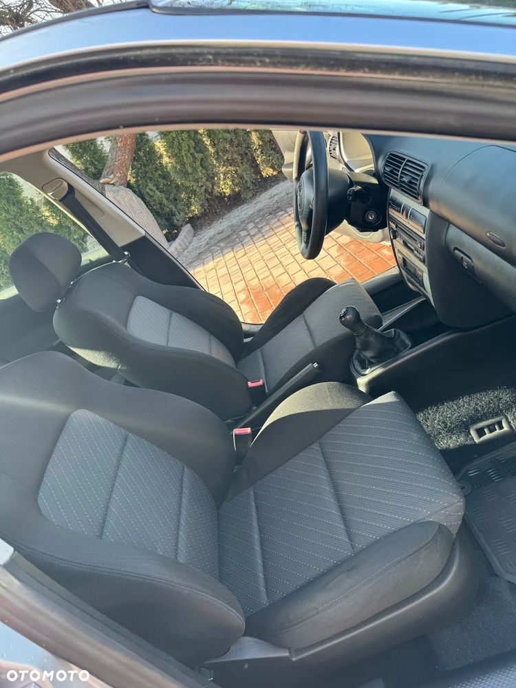 Seat Leon 1.6 Signo - 24