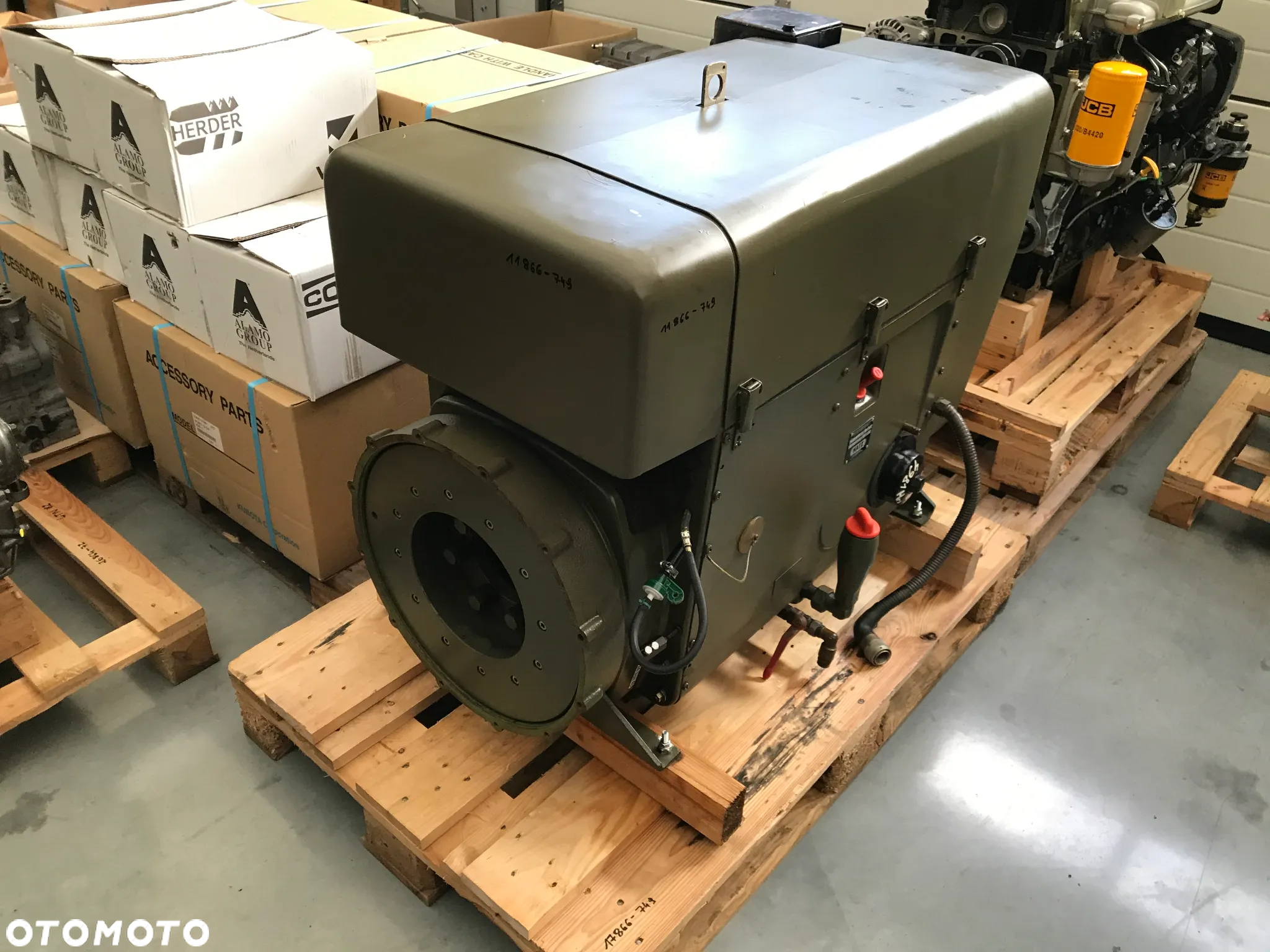 SILNIK HATZ D-8399 4L30K-155A 13500netto - 3